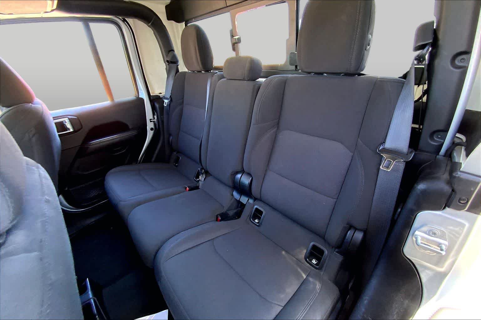 2023 Jeep Gladiator Overland - Photo 18