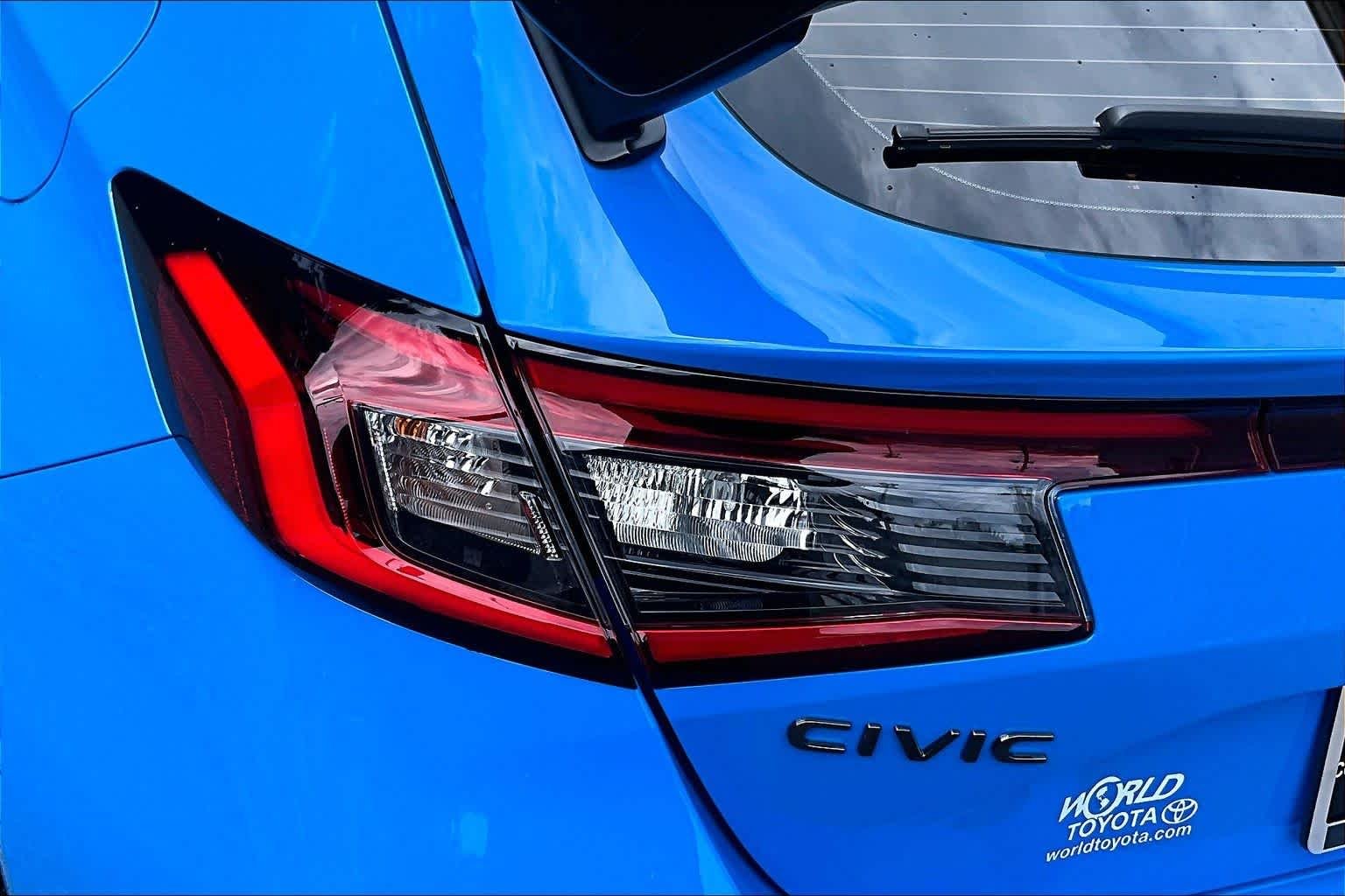 Used 2025 Boost Blue Pearl Honda  image 28