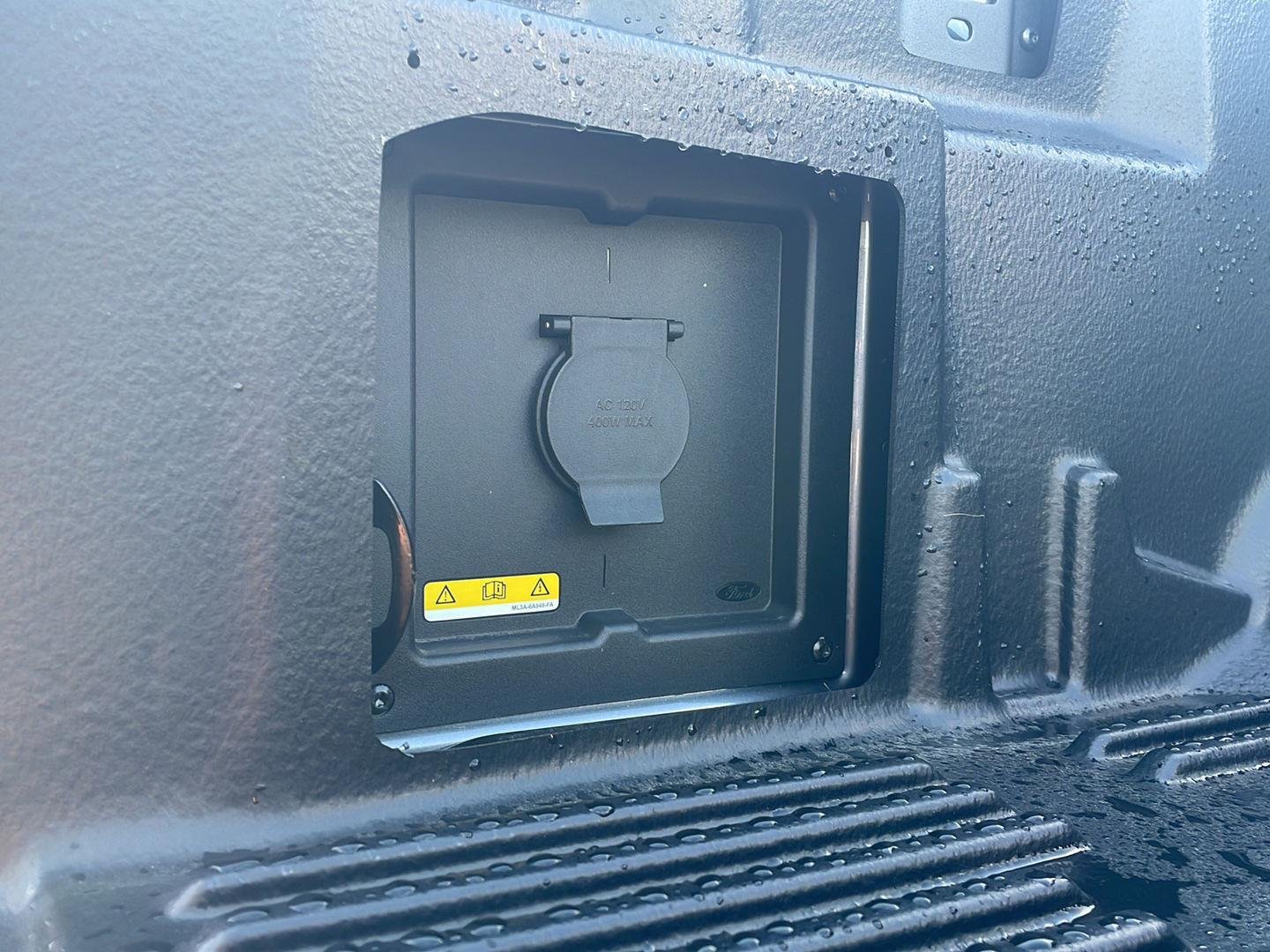 New 2026 Carbonized Gray Metallic Ford XLT image 7