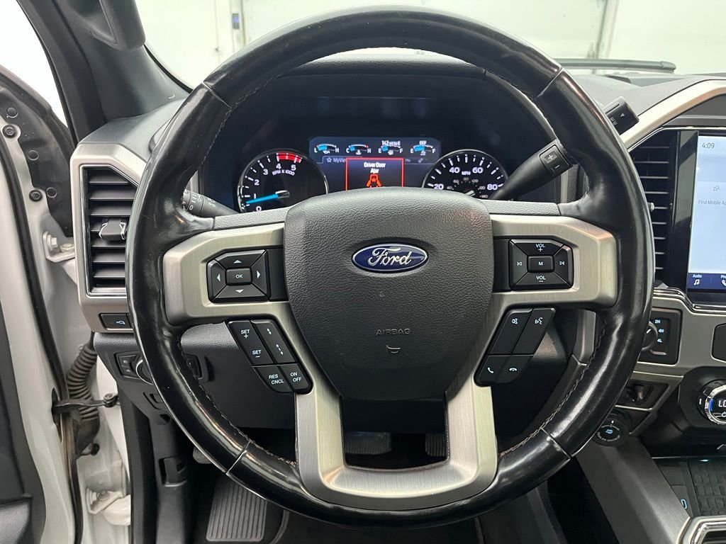 Used 2022 White Metallic Ford Platinum Lifted Truck image 17