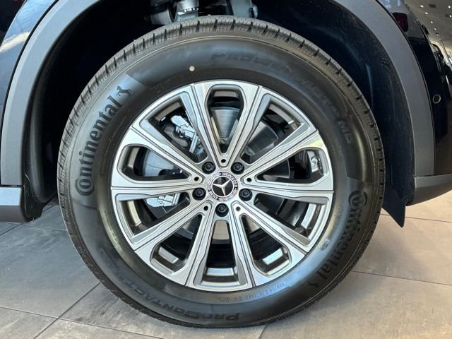 Used 2026 Black Mercedes-Benz GLC 300 image 31