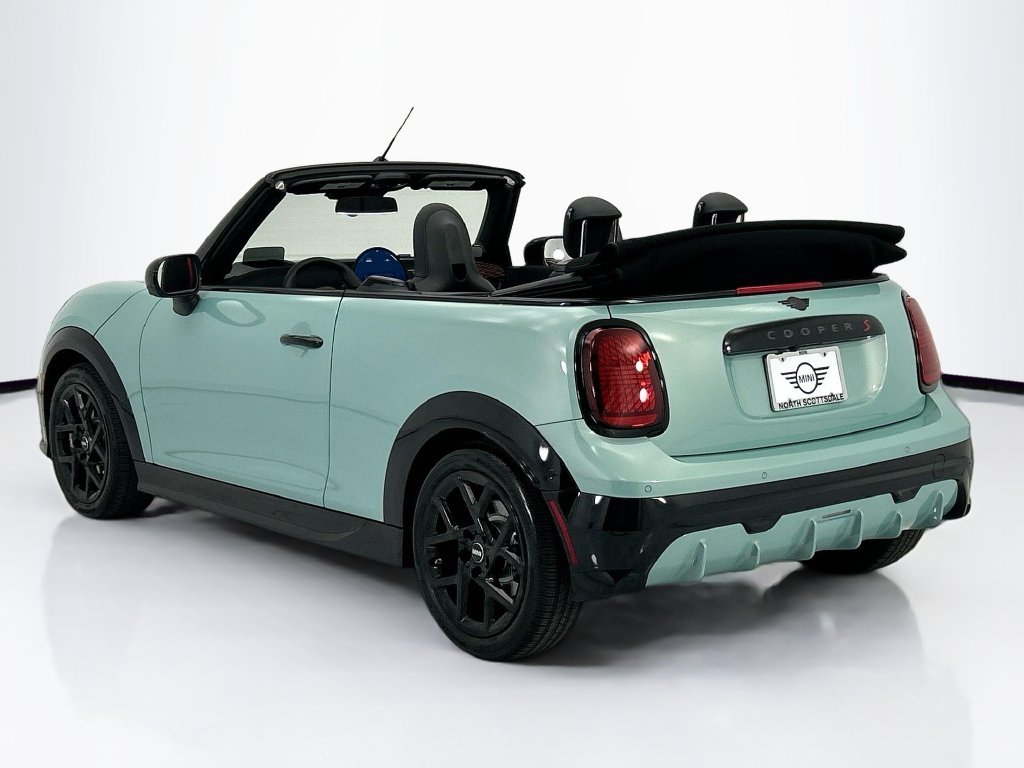 Used 2026 Green MINI Iconic image 7