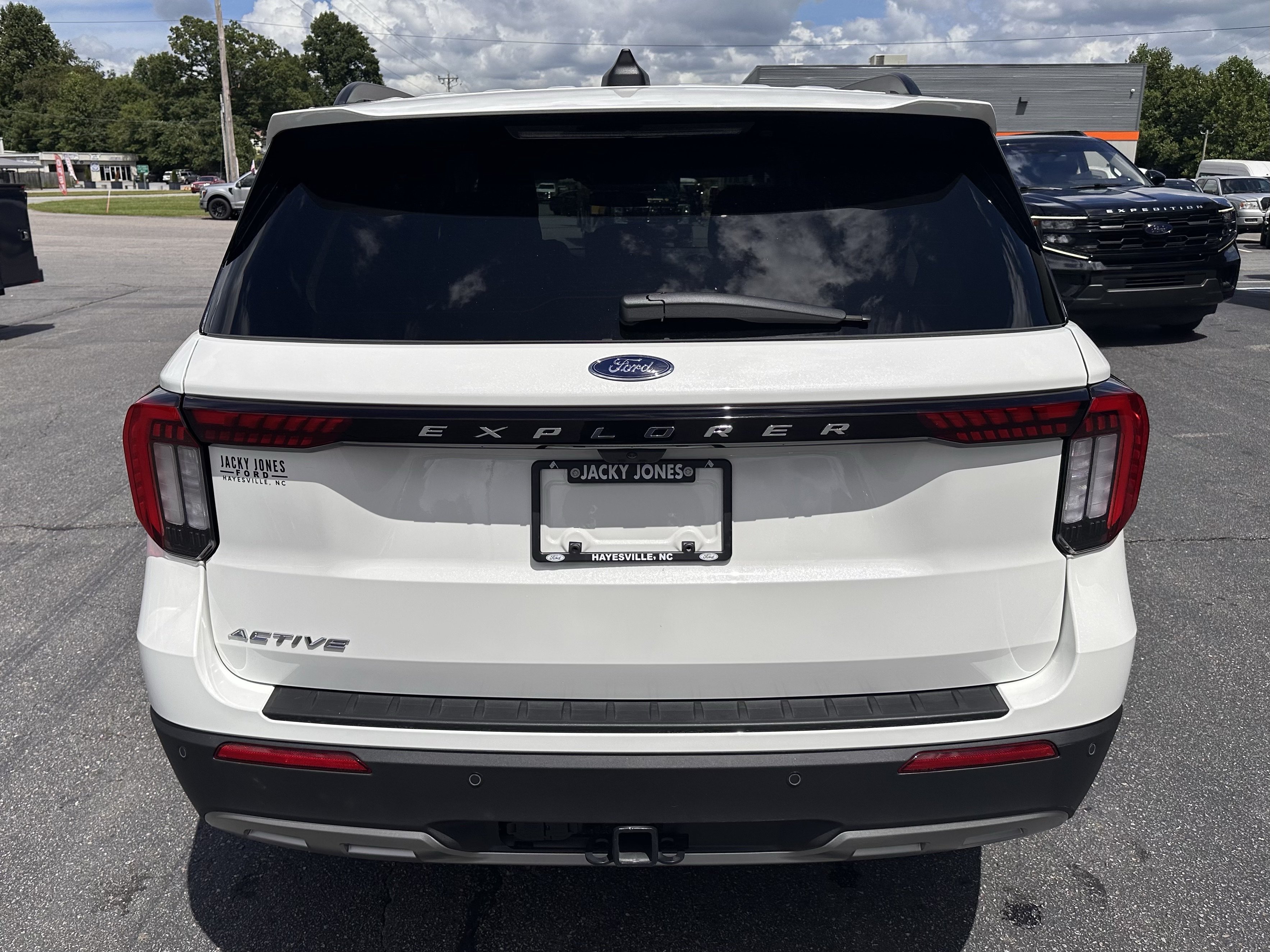 New 2026 Star White Metallic Tri-Coat Ford Active image 7