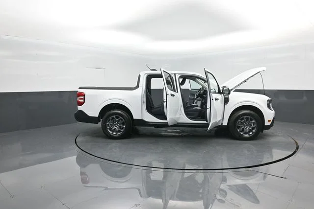 New 2026 Oxford White Ford XLT image 35