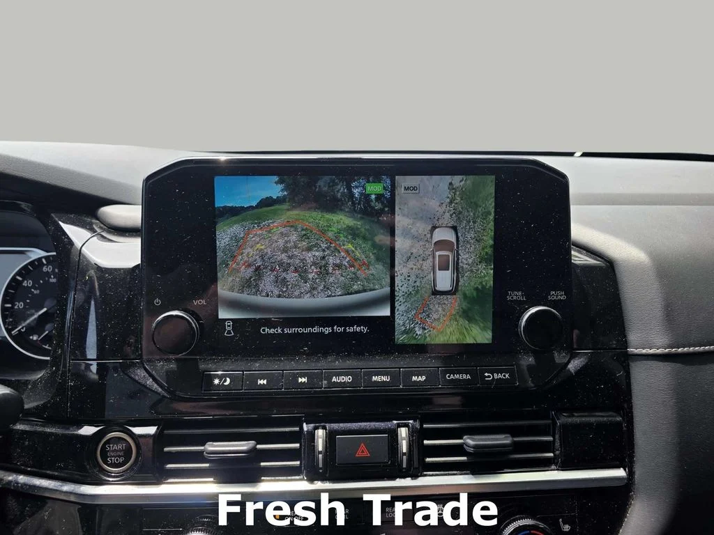 Used 2023 Pearl White Tricoat Super Black Nissan SL image 16