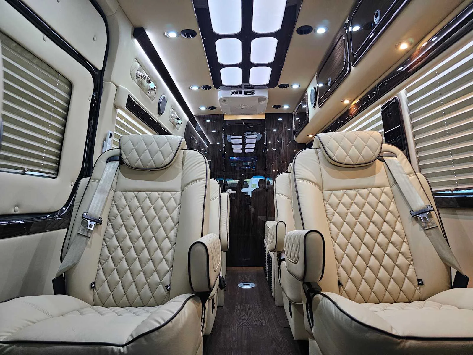 New 2026 Obsidian Black Metallic Mercedes-Benz Avenger Series RV image 30