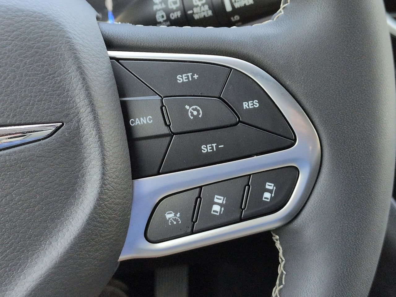 Used 2026 White Chrysler SELECT image 30