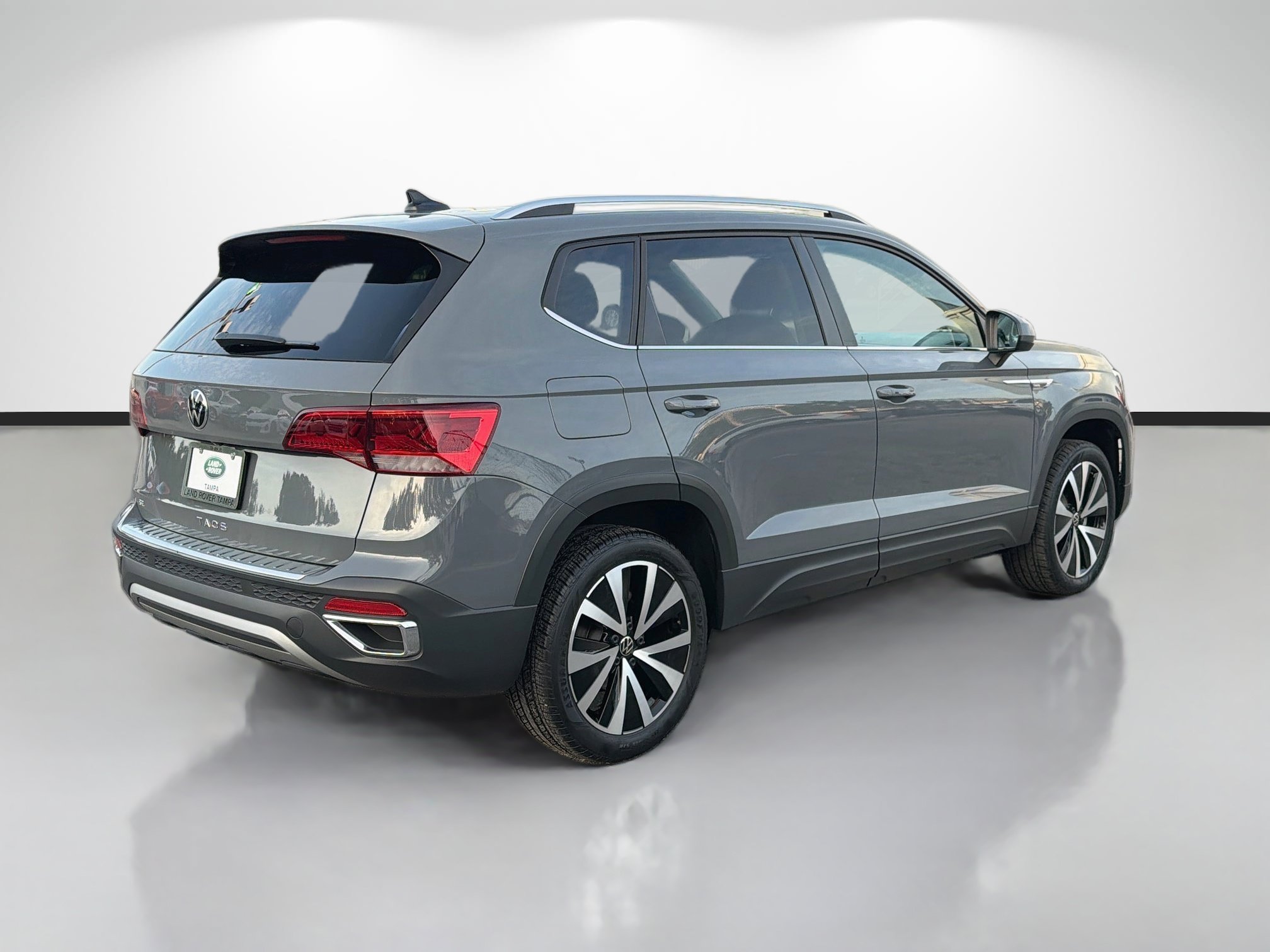 Used 2024 Pure Gray Volkswagen SE image 5