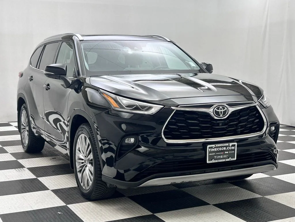 Used 2022 Black Toyota Platinum image 2