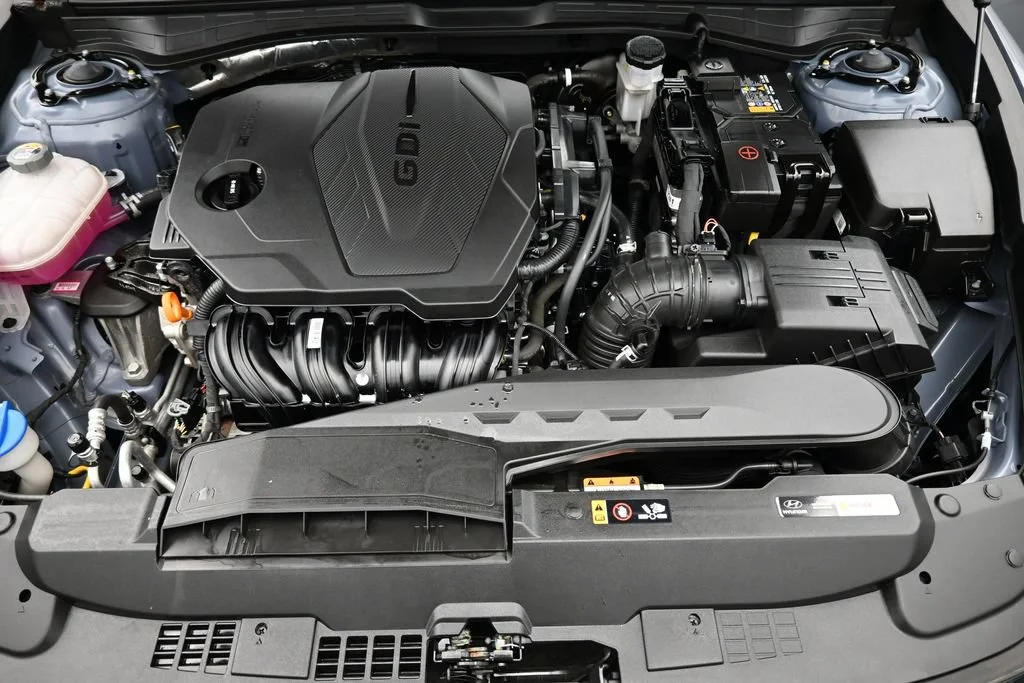 Used 2025 Blue Hyundai SEL image 17