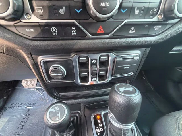 Used 2024 Black Jeep Sport S image 23