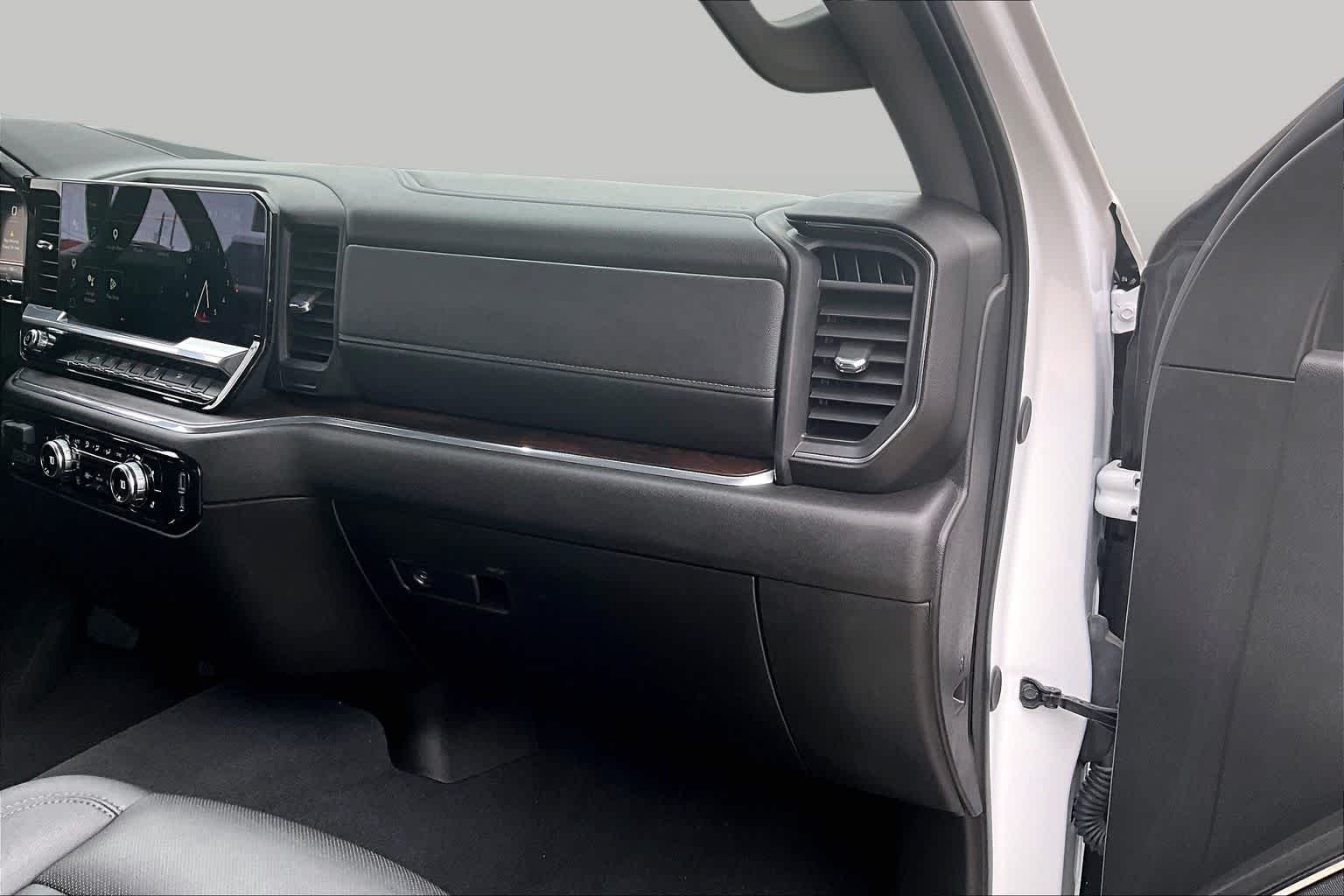 Used 2023 Sterling Metallic GMC AT4X image 19