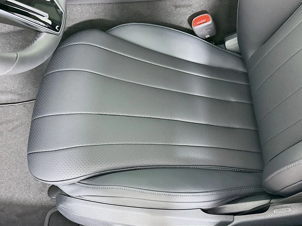 New 2026 Graphite Gray Metallic Mercedes-Benz E 450 image 20