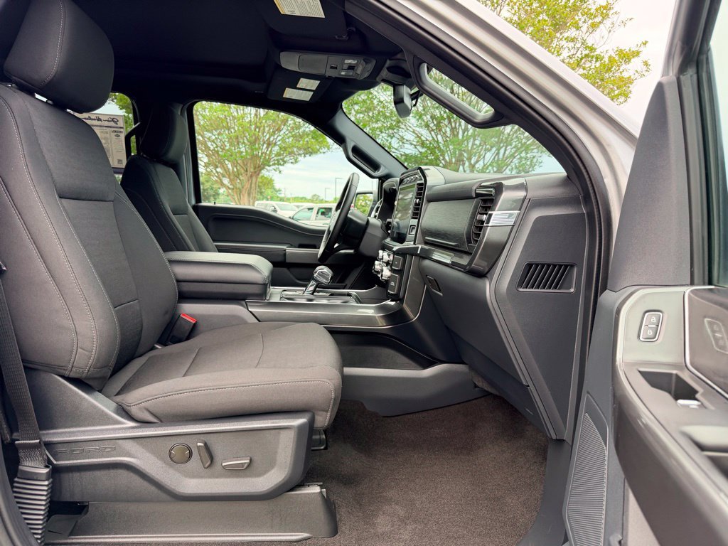 Used 2023 Silver Ford XLT image 16