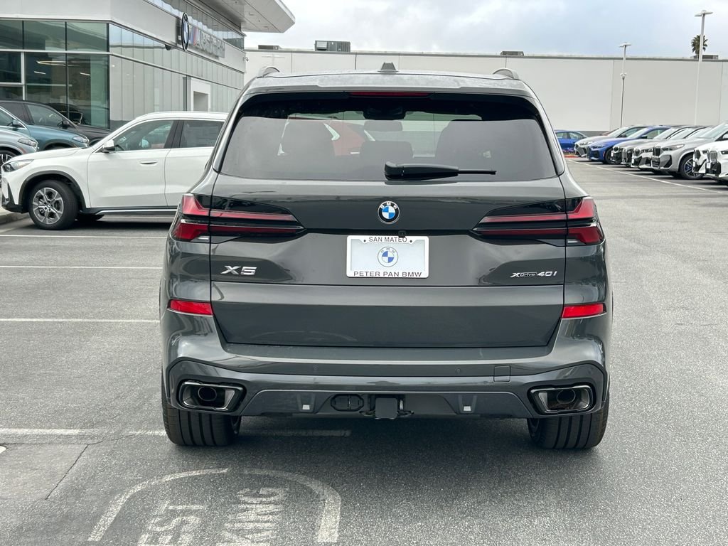 New 2026 Dravit Grey Metallic BMW xDrive40i image 4