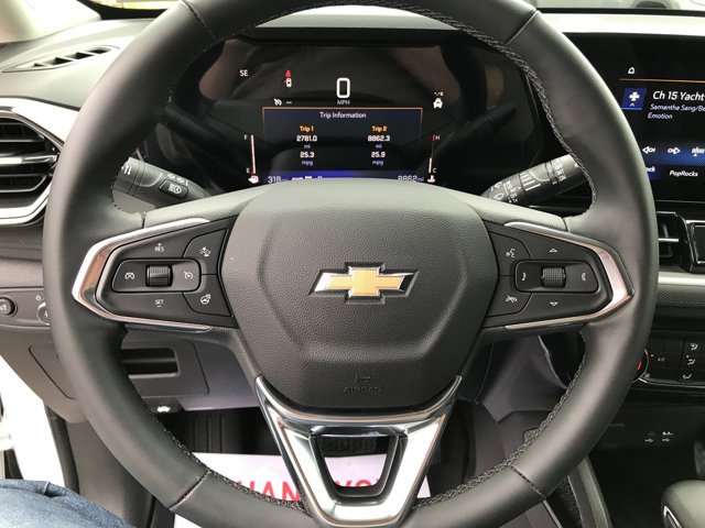 Used 2024 Summit White Chevrolet LT image 15