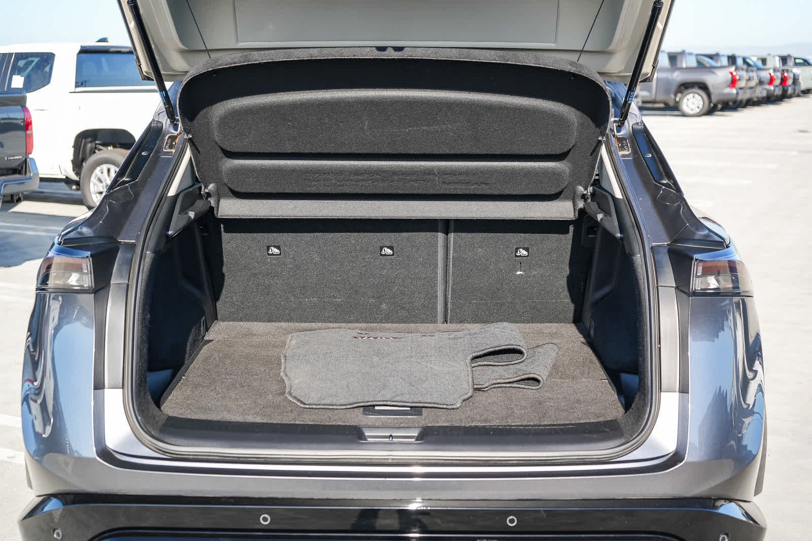 Used 2024 Gun Metallic Nissan ENGAGE image 25