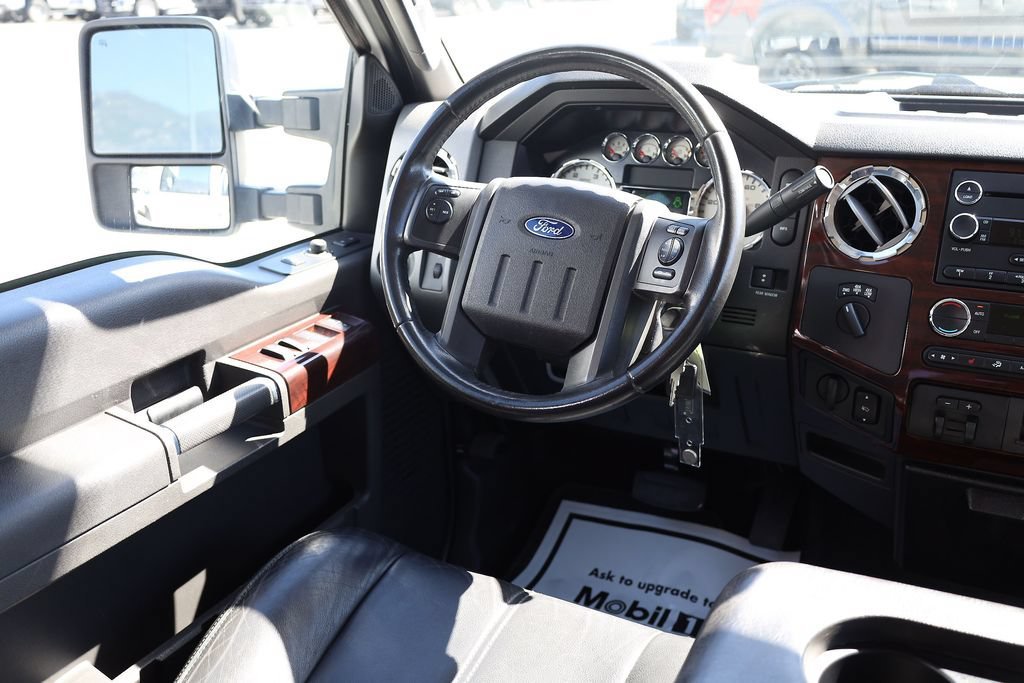 Used 2010 White Ford  image 21