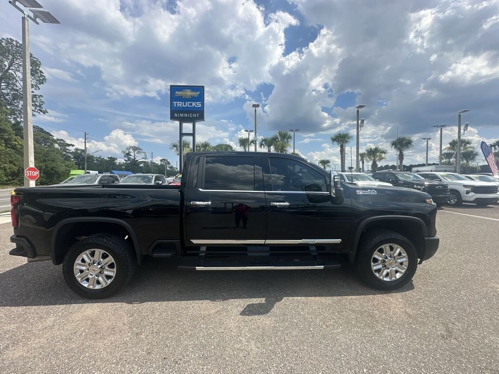 Used 2024 Black Chevrolet High Country image 17