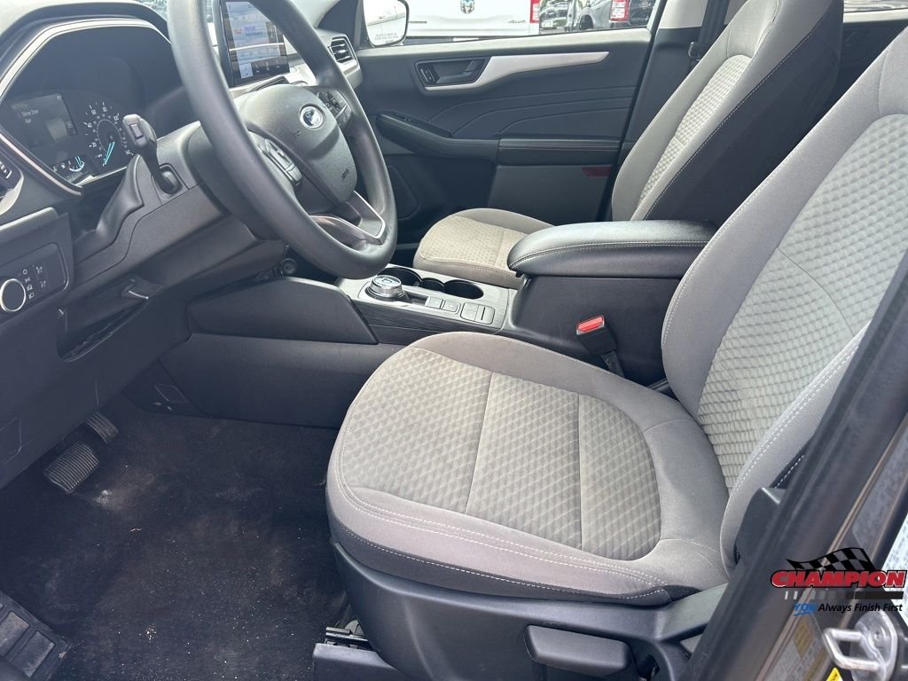 Used 2022 Gray Ford SE image 6