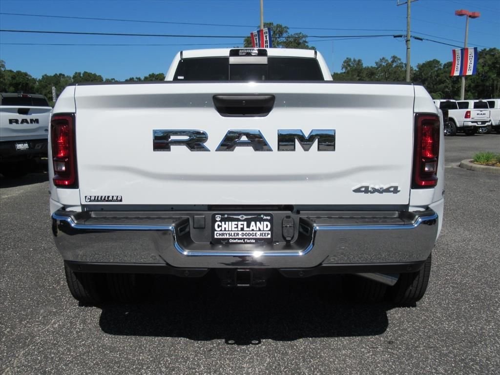 New 2026 Bright White Clear-Coat Exterior Paint RAM Tradesman image 6