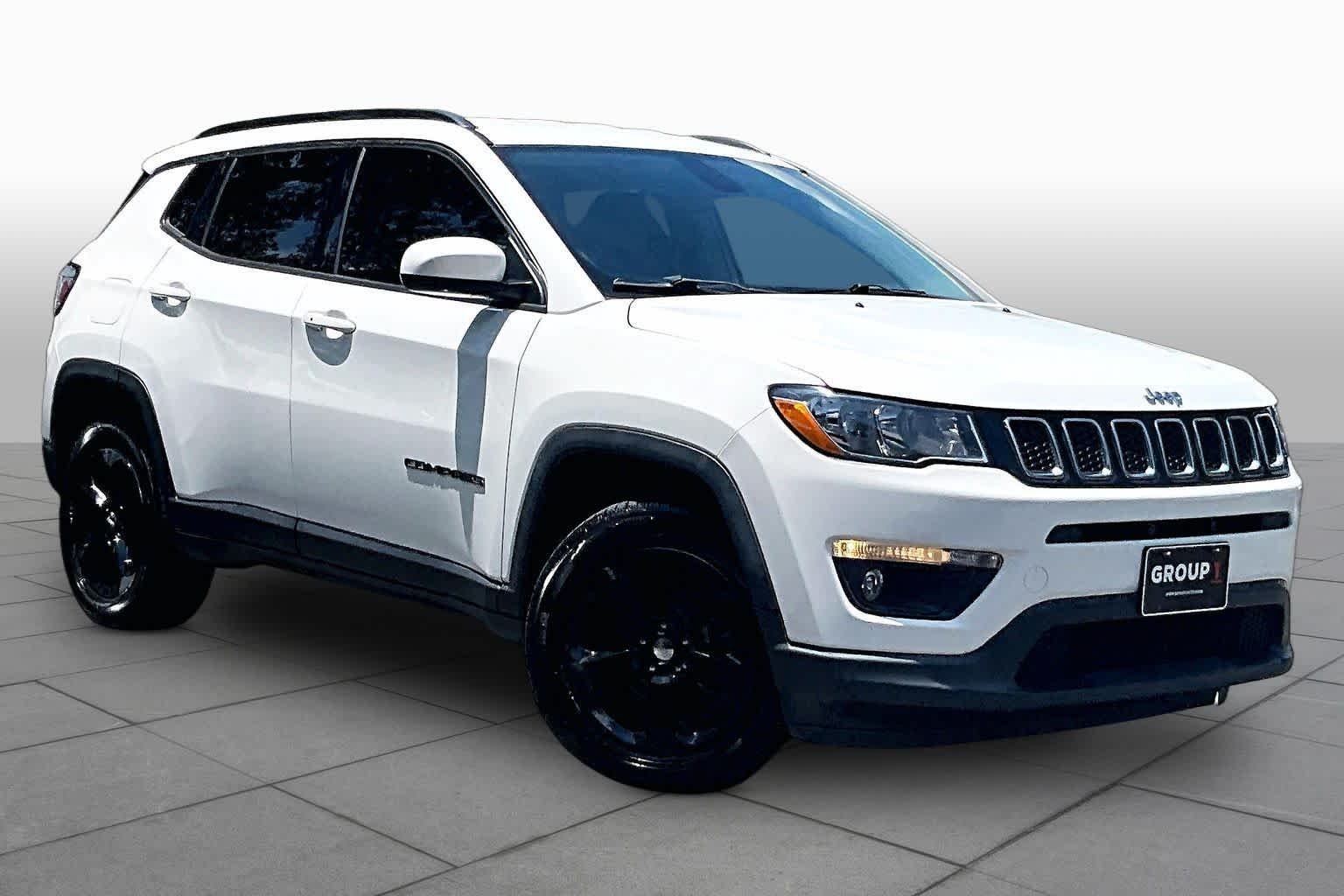 Used 2018 White Clearcoat Jeep Latitude image 3