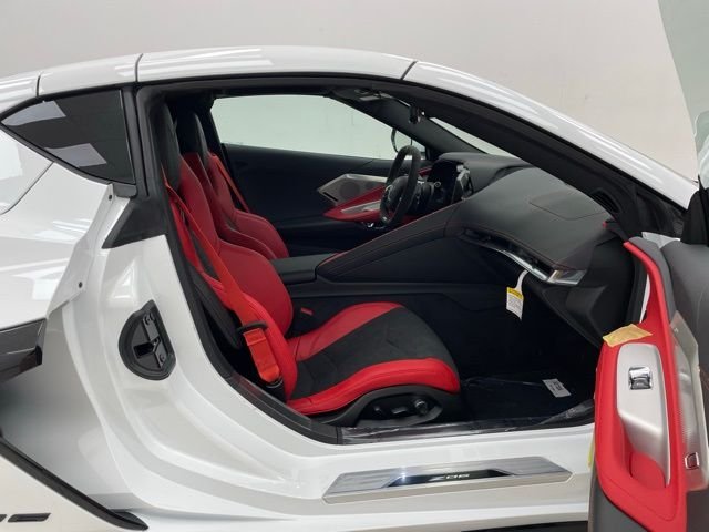 2025 Chevrolet Corvette 2LZ - Photo 14
