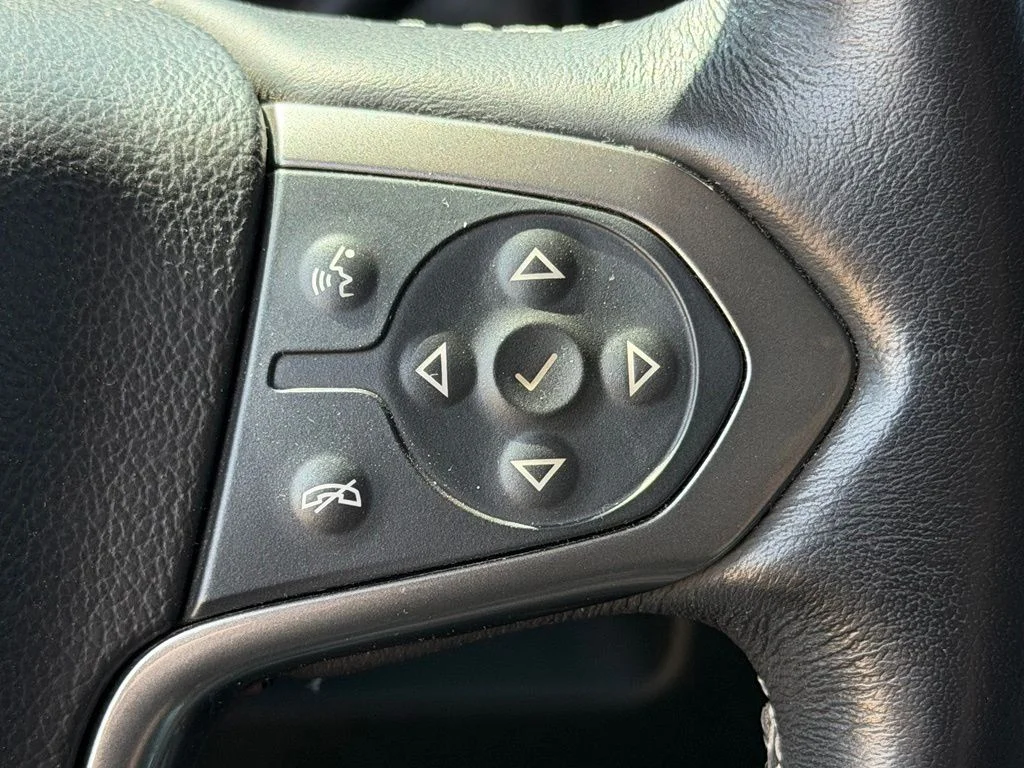 Used 2017 Red Chevrolet LT image 15