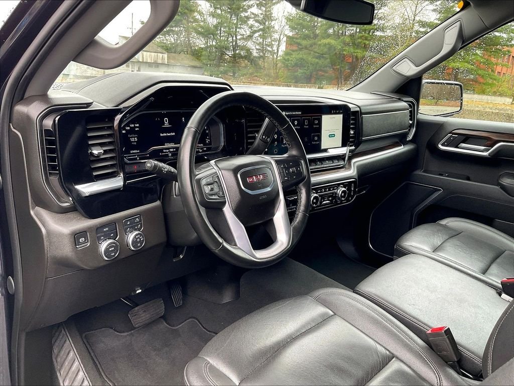 Used 2025 Silver GMC SLT image 8