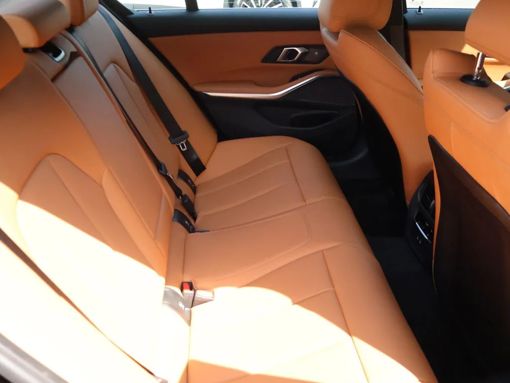 2025 BMW 3 Series 330i - Photo 17