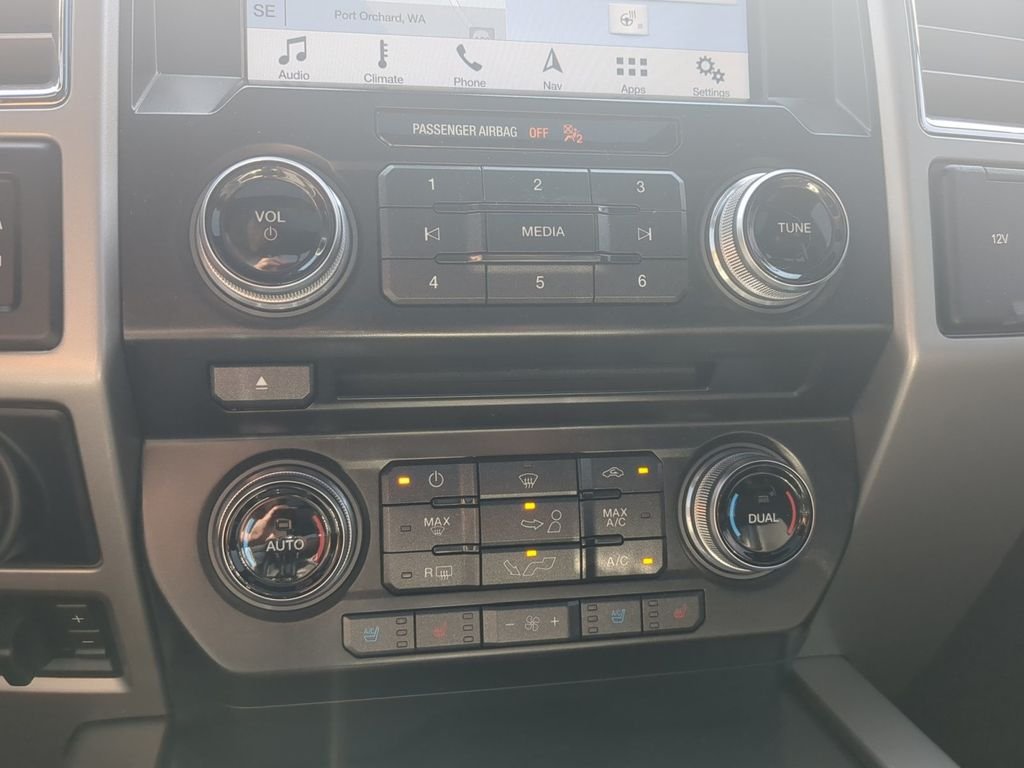 Used 2016 Gray Ford Lariat image 27