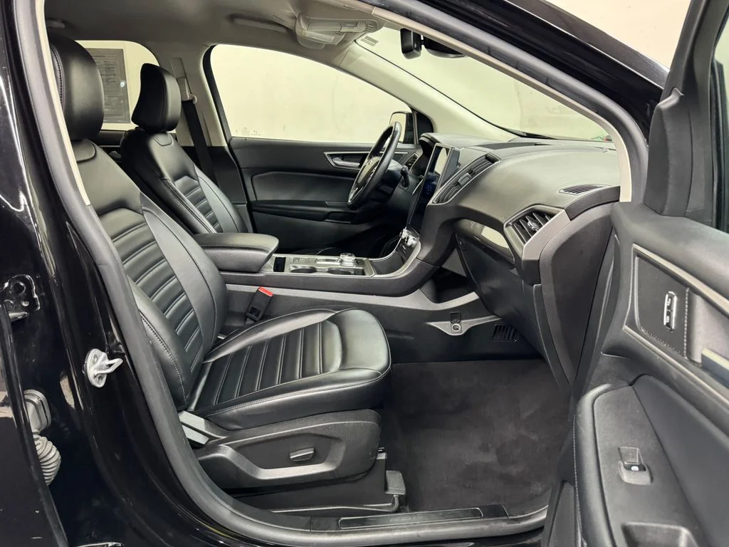 Used 2023 Black Ford SEL image 29
