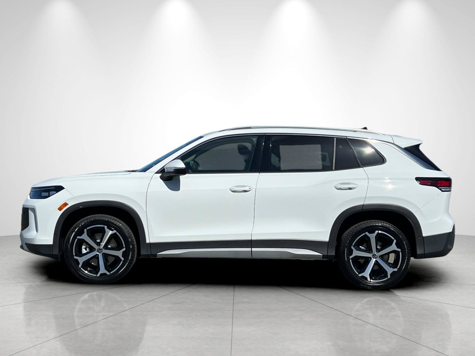 New 2026 Pure White Volkswagen SE image 2