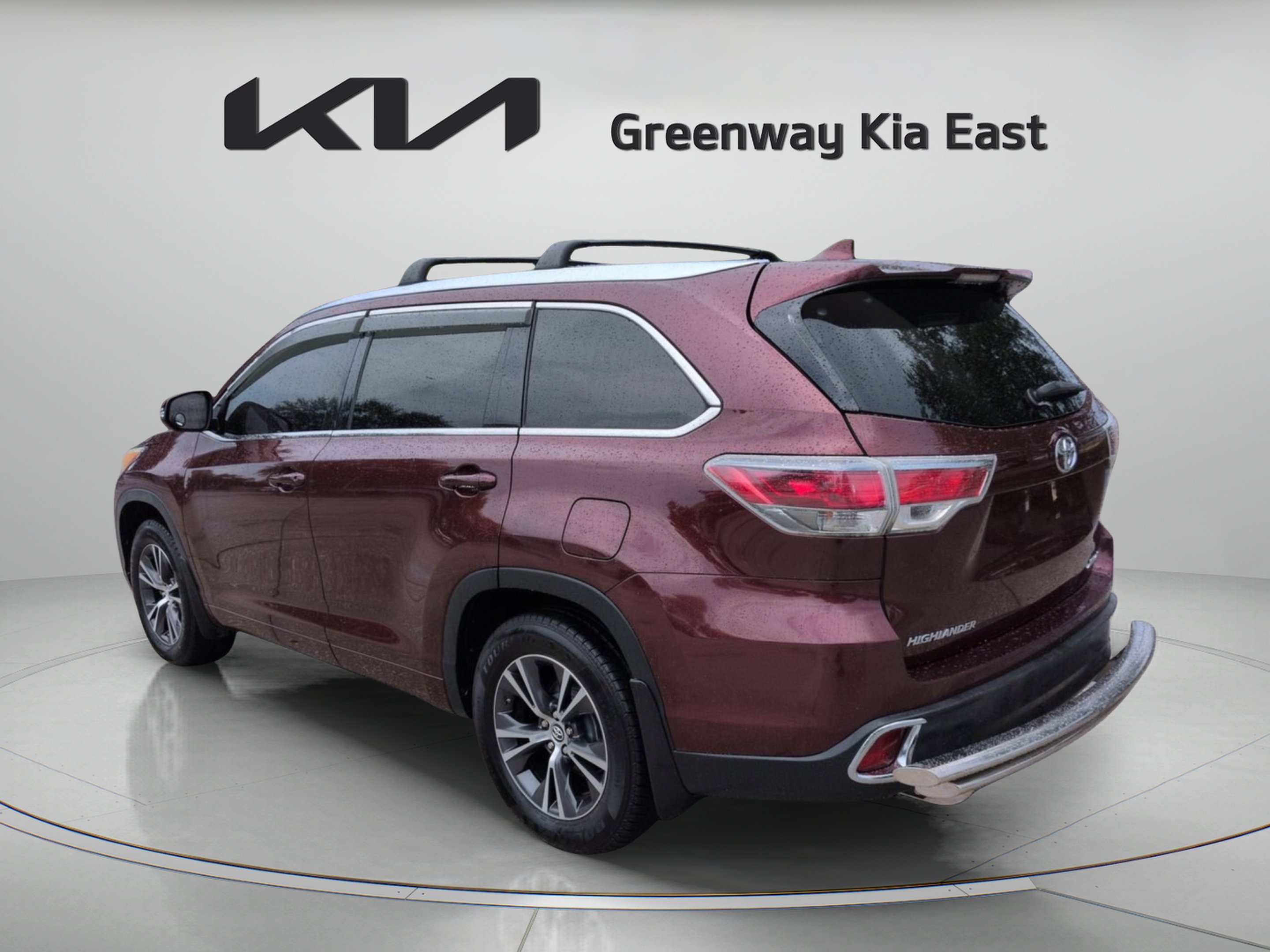 Used 2016 Ooh La La Rouge Mica Toyota XLE V6 image 7