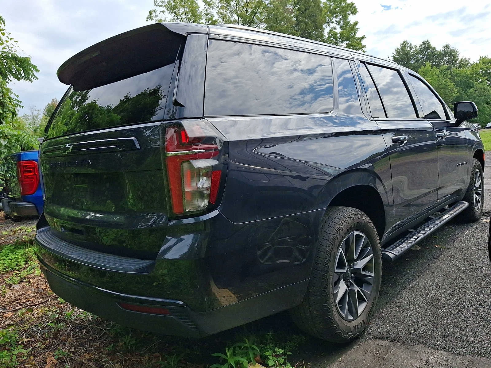 Used 2024 Dark Ash Metallic Chevrolet Z71 image 5