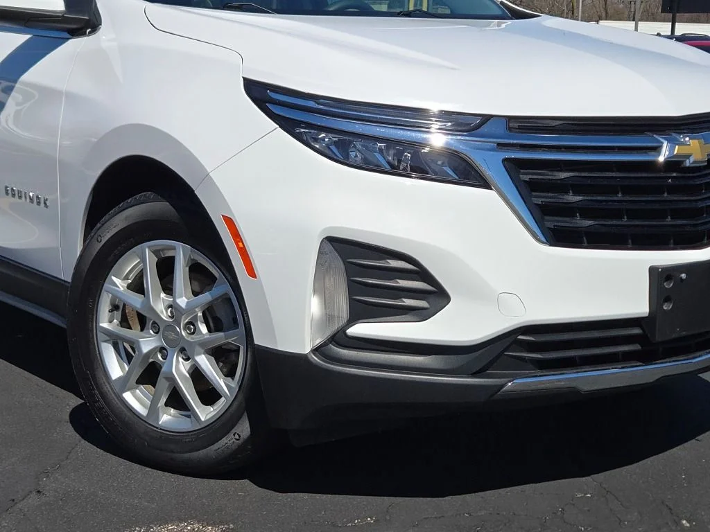 Used 2023 White Chevrolet LT image 3