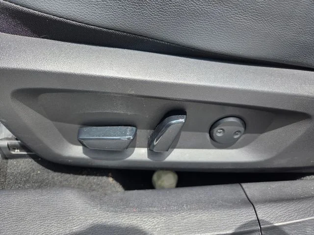 Certified Used 2024 White Mitsubishi  image 4