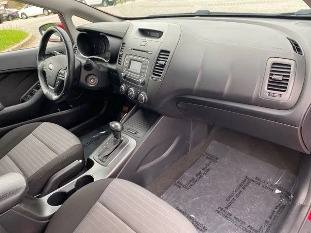 Used 2015 Red Kia EX image 26