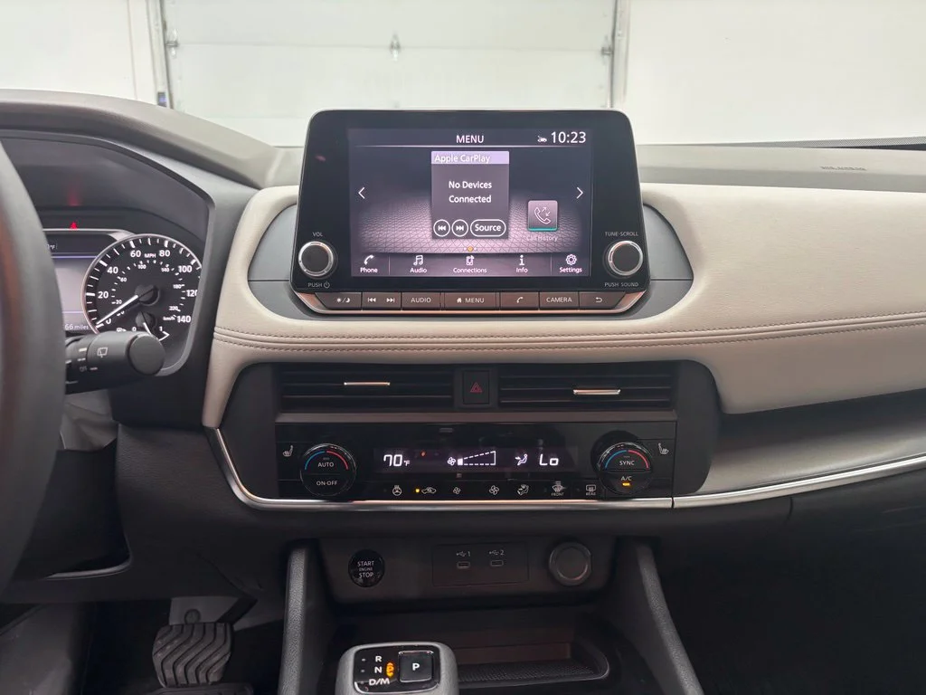 Used 2024 White Nissan SV image 27