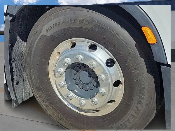 New 2022 WHITE NIKOLA  image 2