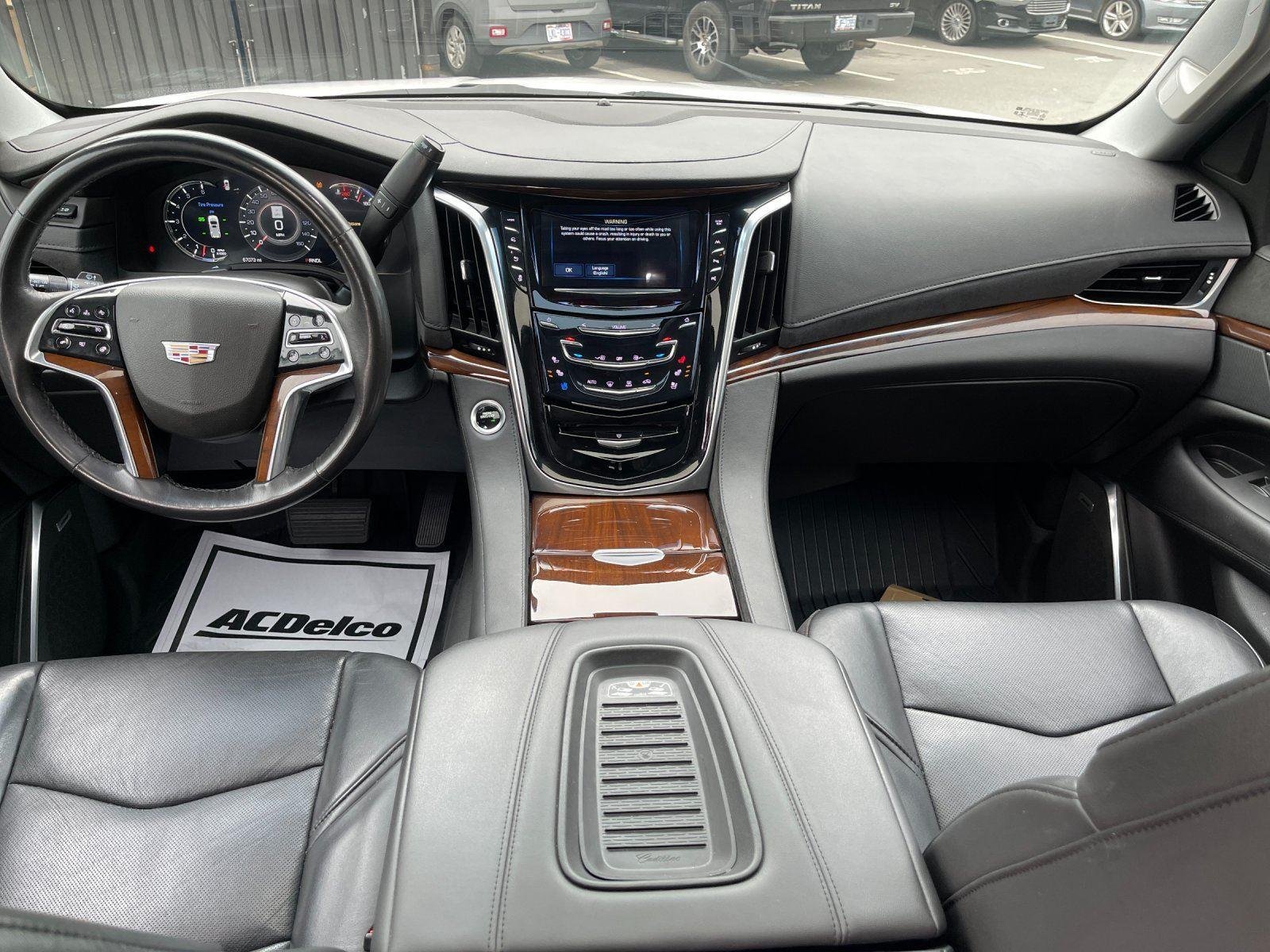 Used 2019 Crystal White Tricoat Cadillac Premium Luxury image 34