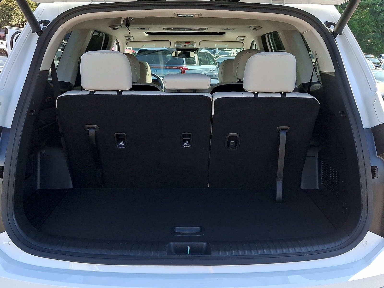 Used 2024 Glacial White Pearl Kia EX image 29