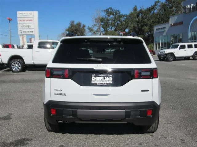 New 2026 Bright White Clear-Coat Exterior Paint Jeep Overland image 5