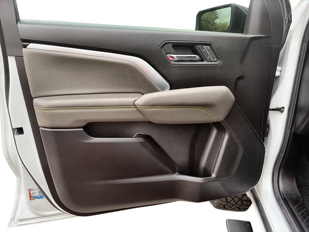 Used 2025 Summit White Chevrolet ZR2 image 23