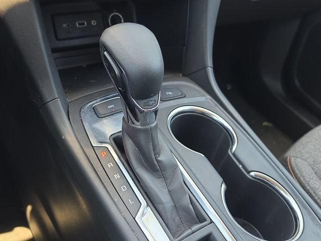 Used 2024 Summit White Chevrolet LT image 29