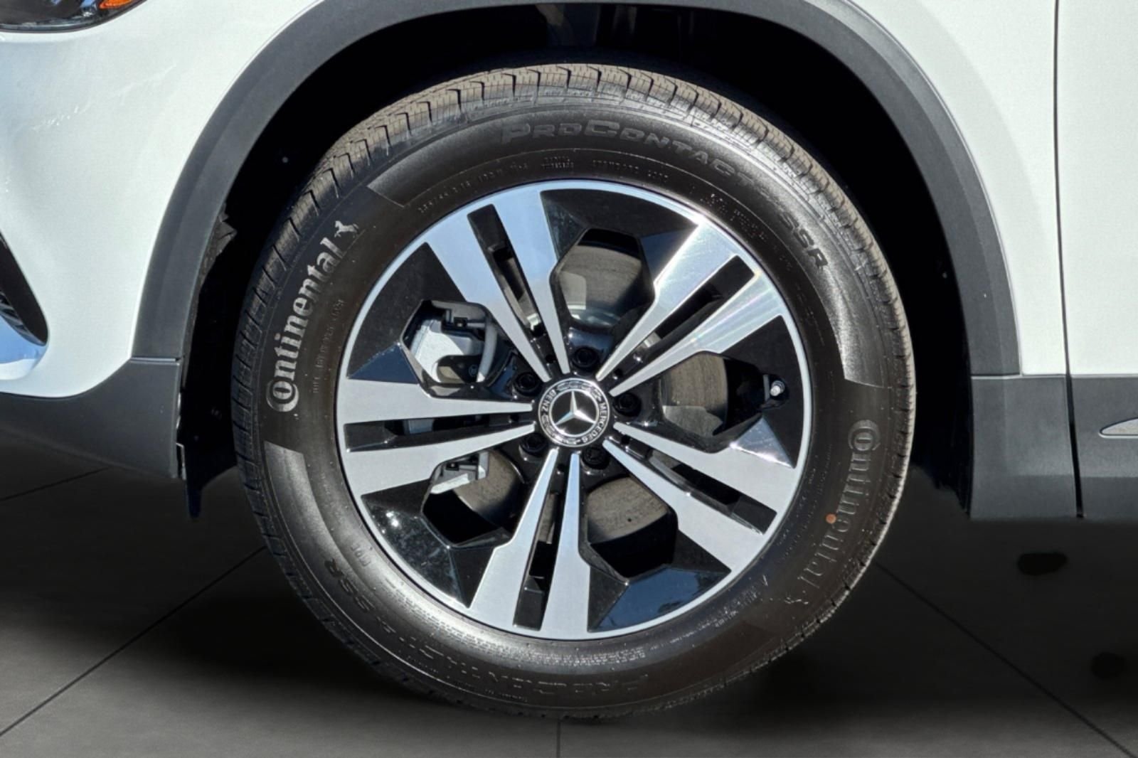 New 2026 Polar White Mercedes-Benz GLA 250 image 3