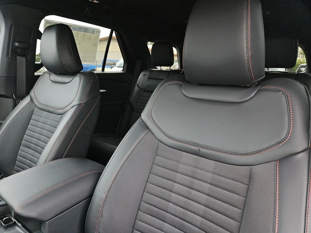 New 2026 Carbonized Gray Metallic Ford ST-Line image 24