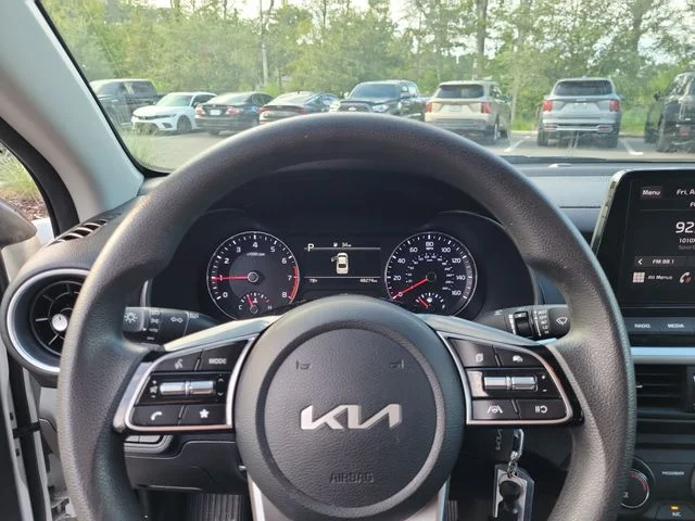 Used 2024 White Kia LXS image 23
