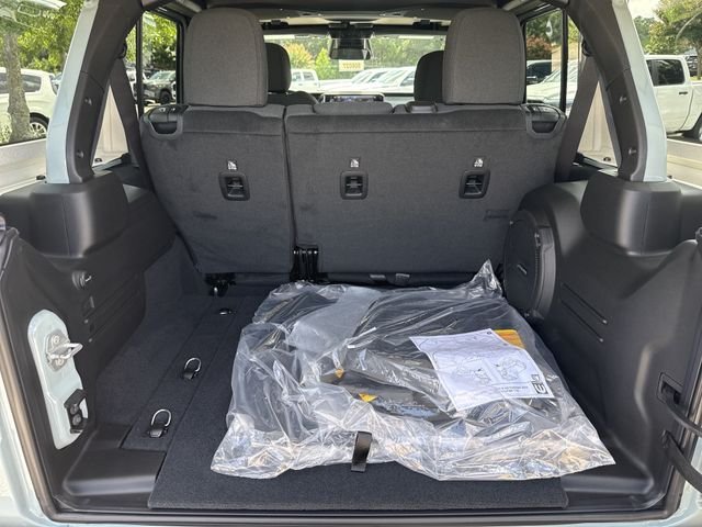 New 2026 White/off-white Jeep Sport S image 20