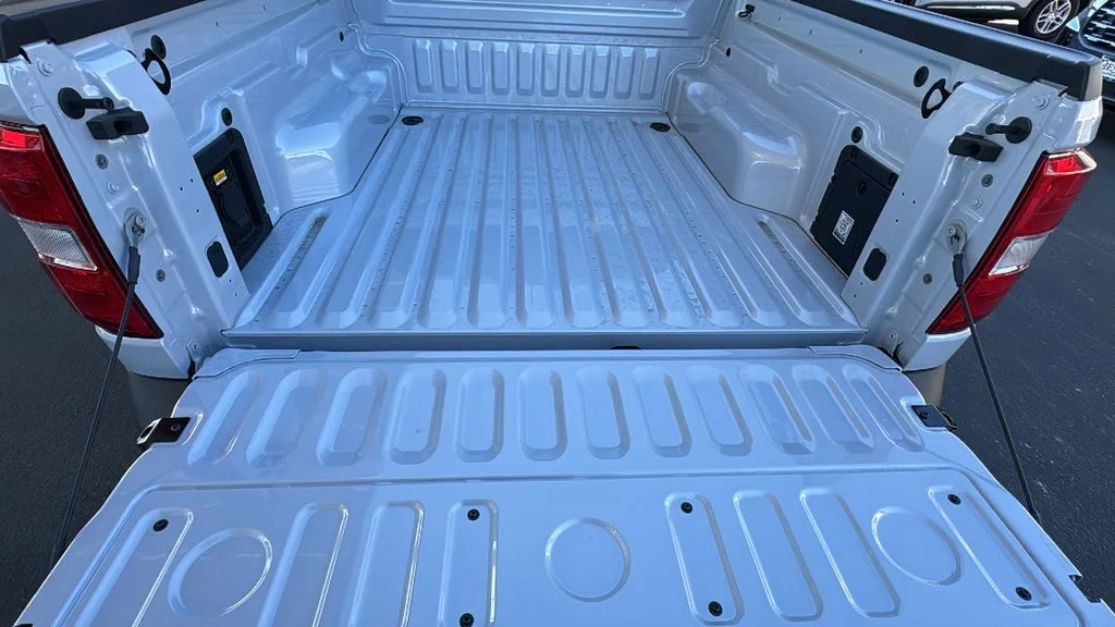 New 2026 Space White Metallic Ford XLT image 16